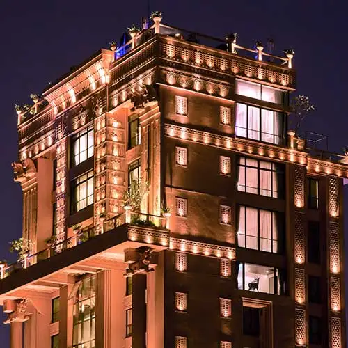 Urban luxury architecture of Della Tower designed by Jimmy Mistry