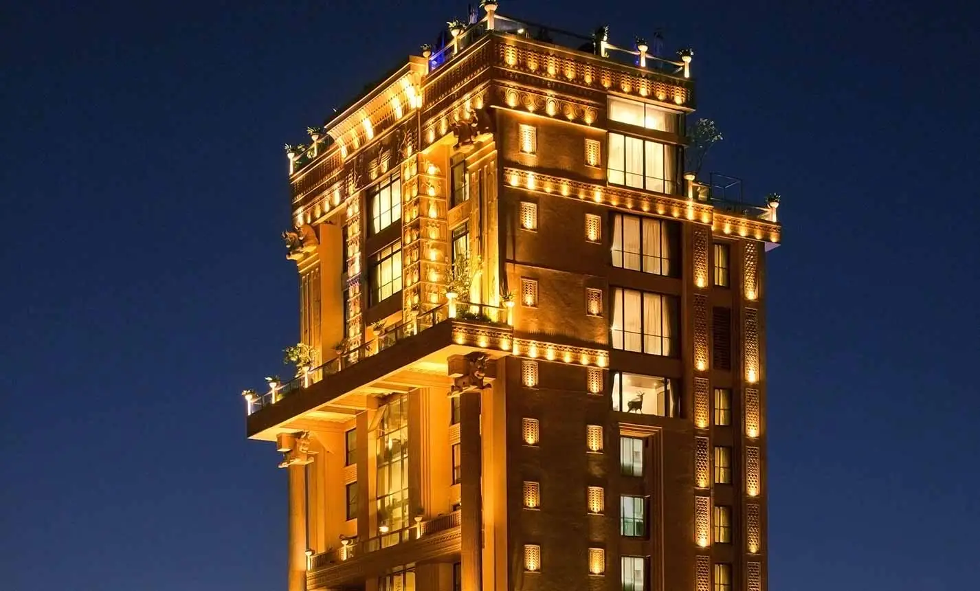 Rooftop luxury terrace and pool at Della Tower
