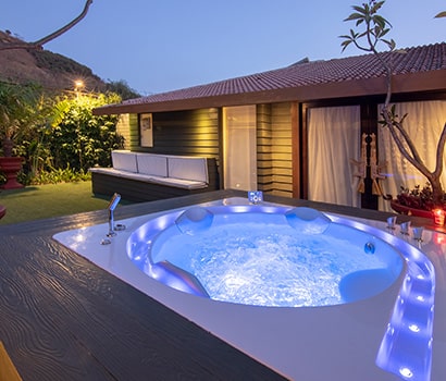 Open Jacuzzi at Presidential Suite, D.A.T.A. Resort
