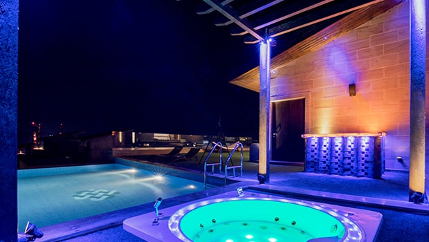 Open Jacuzzi at Della Villas
